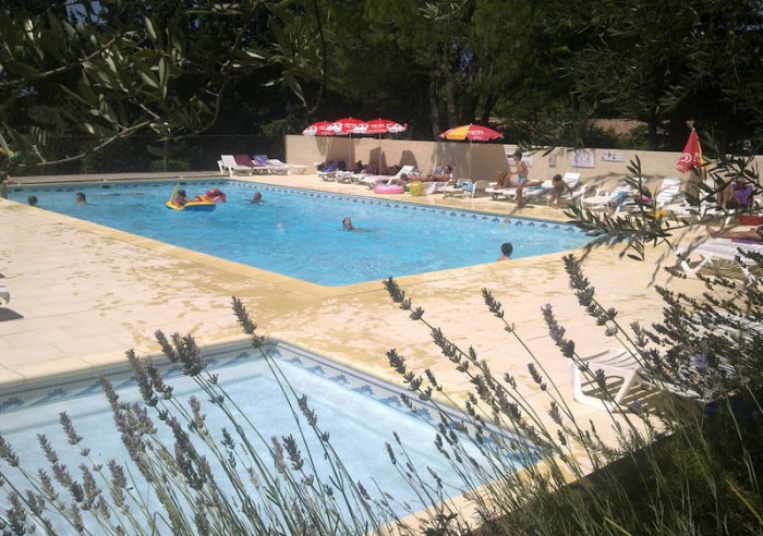 Camping Fontisson Provence-Alpes-Côte d'Azur - Châteauneuf-de-Gadagne visuel 1/7 Camping Fontisson Provence-Alpes-Côte d'Azur - Châteauneuf-de-Gadagne visuel 1/7