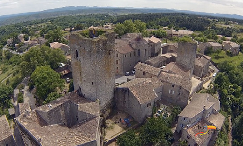 Un château médiéval en Ardèche en vidéo Un château médiéval en Ardèche en vidéo