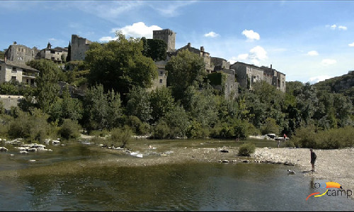 La Cèze et ses plus beaux villages de France en vidéo La Cèze et ses plus beaux villages de France en vidéo